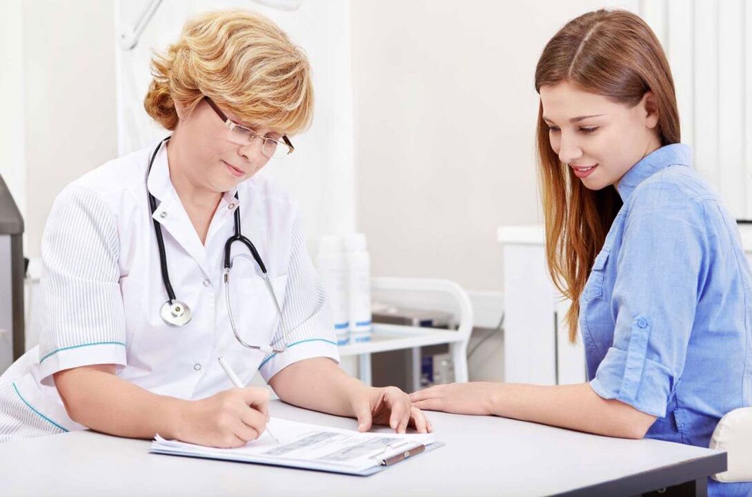 Para diagnosticar a cistite, o médico irá prescrever exames diagnósticos para a mulher.